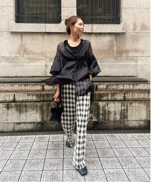 ulu(ウル)の「Check design straight wide pants(その他パンツ・レディース・ブラック/グリーン・FREE)」の2枚目の写真