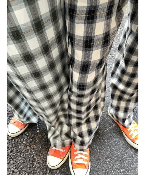 ulu(ウル)の「Check design straight wide pants(その他パンツ・レディース・ブラック/グリーン・FREE)」の18枚目の写真