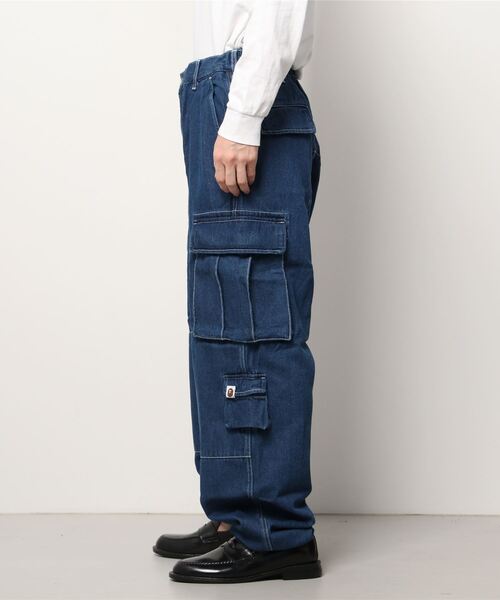 A BATHING APE(アベイシングエイプ)の「MULTI POCKET LOOSE FIT CARGO DENIM PANTS M(デニムパンツ・メンズ・ブラック/インディゴブルー・SMALL/LARGE/MEDIUM/X-LARGE)」の3枚目の写真