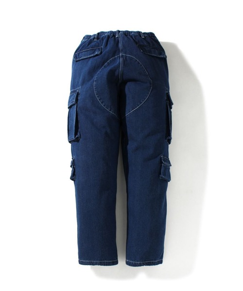 A BATHING APE(アベイシングエイプ)の「MULTI POCKET LOOSE FIT CARGO DENIM PANTS M(デニムパンツ・メンズ・ブラック/インディゴブルー・SMALL/LARGE/MEDIUM/X-LARGE)」の6枚目の写真