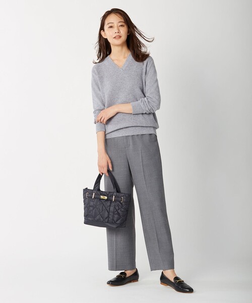 J.PRESS(ジェイプレス)の「【洗える】CASHMERE BLEND Vネック ニット(ニット/セーター・レディース・ライトグレー系/ベージュ系/アイボリー系/ダルブルー系/ふじ色系/ワイン系/スモーキーグリーン系・T13/T15)」の14枚目の写真