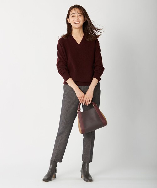 J.PRESS(ジェイプレス)の「【洗える】CASHMERE BLEND Vネック ニット(ニット/セーター・レディース・ライトグレー系/ベージュ系/アイボリー系/ダルブルー系/ふじ色系/ワイン系/スモーキーグリーン系・T13/T15)」の15枚目の写真