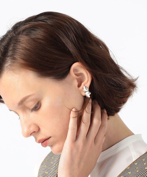 TOMORROWLAND (トゥモローランド)の「PHILIPPE AUDIBERT WANDA DOUBLE ピアス(ピアス(両耳用)・レディース・シルバー系その他・FREE)」の2枚目の写真