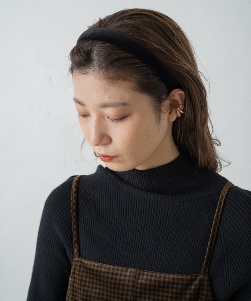 Kastane(カスタネ)の「ベロアボリューム細カチューシャ(カチューシャ・レディース・ブラック/ブラウン・FREE)」の2枚目の写真