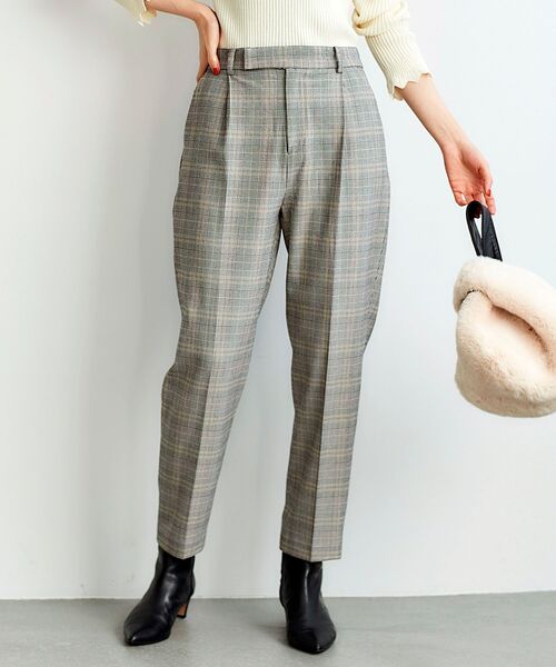 le.coeur blanc（ルクールブラン）の「コスミカルウォームタックテーパードパンツ（その他パンツ・レディース・ブラック/オフホワイト/ボルドー/ブラック系その他・40/38/36/34）」の3枚目の写真