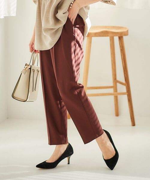 le.coeur blanc（ルクールブラン）の「コスミカルウォームタックテーパードパンツ（その他パンツ・レディース・ブラック/オフホワイト/ボルドー/ブラック系その他・40/38/36/34）」の4枚目の写真