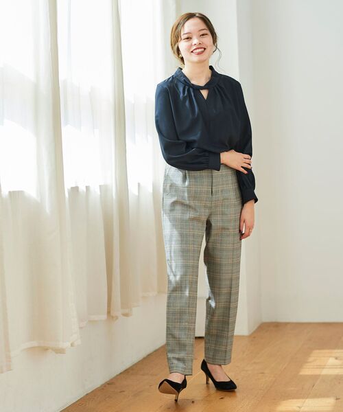 le.coeur blanc（ルクールブラン）の「コスミカルウォームタックテーパードパンツ（その他パンツ・レディース・ブラック/オフホワイト/ボルドー/ブラック系その他・40/38/36/34）」の9枚目の写真