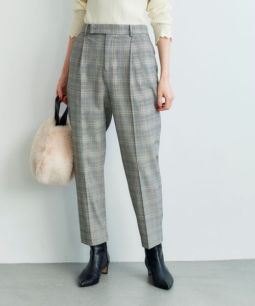 le.coeur blanc（ルクールブラン）の「コスミカルウォームタックテーパードパンツ（その他パンツ・レディース・ブラック/オフホワイト/ボルドー/ブラック系その他・40/38/36/34）」の7枚目の写真