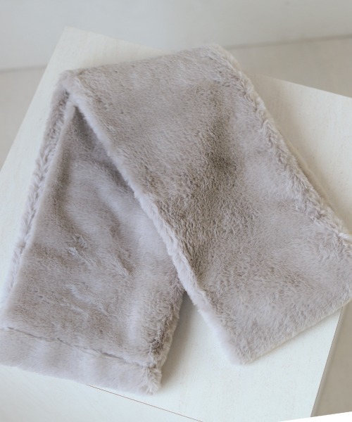 Bou Jeloud（ブージュルード）の「ファースヌード（ネックウォーマー/スヌード・レディース・ライトグレー/ブラック/ピンク・FREE）」の3枚目の写真