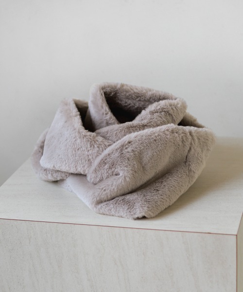 Bou Jeloud（ブージュルード）の「ファースヌード（ネックウォーマー/スヌード・レディース・ライトグレー/ブラック/ピンク・FREE）」の5枚目の写真