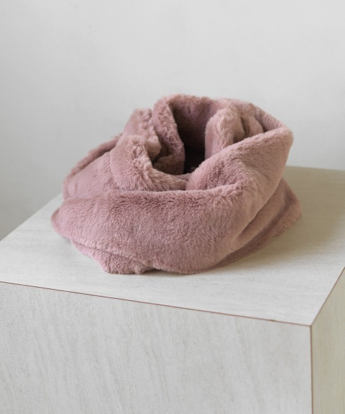 Bou Jeloud（ブージュルード）の「ファースヌード（ネックウォーマー/スヌード・レディース・ライトグレー/ブラック/ピンク・FREE）」の6枚目の写真