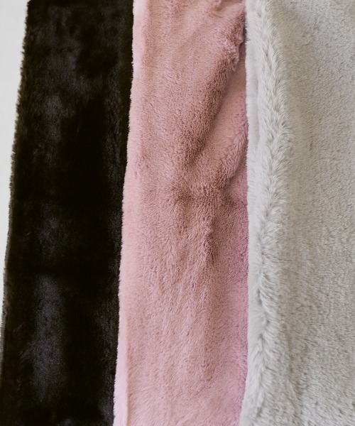 Bou Jeloud（ブージュルード）の「ファースヌード（ネックウォーマー/スヌード・レディース・ライトグレー/ブラック/ピンク・FREE）」の8枚目の写真