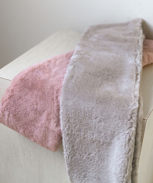 Bou Jeloud（ブージュルード）の「ファースヌード（ネックウォーマー/スヌード・レディース・ライトグレー/ブラック/ピンク・FREE）」の9枚目の写真