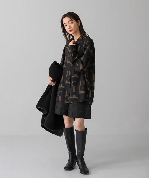 KBF(ケイビーエフ)の「ジオメトリックプリントシャツ(シャツ/ブラウス・レディース・ブラック/ネイビー/ボルドー・ONE)」の11枚目の写真