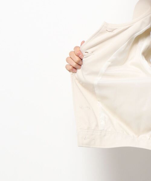 Ank Rouge(アンクルージュ)の「ラウンドヨークフリルブルゾン(ブルゾン・レディース・ブラック/ピンク/アイボリー・M)」の11枚目の写真