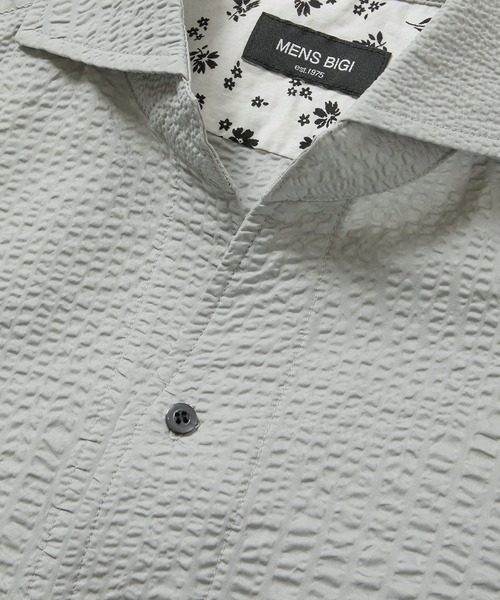 MEN'S BIGI(メンズビギ)の「バイアスサッカーストライプシャツ(シャツ/ブラウス・メンズ・ホワイト/ネイビー/グレー・01/02/03/04)」の14枚目の写真