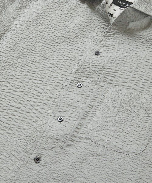 MEN'S BIGI(メンズビギ)の「バイアスサッカーストライプシャツ(シャツ/ブラウス・メンズ・ホワイト/ネイビー/グレー・01/02/03/04)」の19枚目の写真