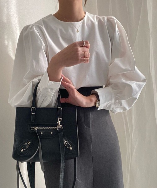 AMOUR BOX（アムールボックス）の「ボリュームスリーブブラウス（シャツ/ブラウス・レディース・ホワイト/クリーム・FREE）」の4枚目の写真