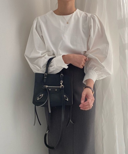 AMOUR BOX（アムールボックス）の「ボリュームスリーブブラウス（シャツ/ブラウス・レディース・ホワイト/クリーム・FREE）」の13枚目の写真