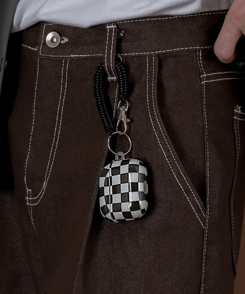 FOLLOWIN（フォロウィン）の「ブロックチェッカーAirPods 3 ケース（スマホケース/カバー・レディース・ブラック・ONE SIZE）」の5枚目の写真