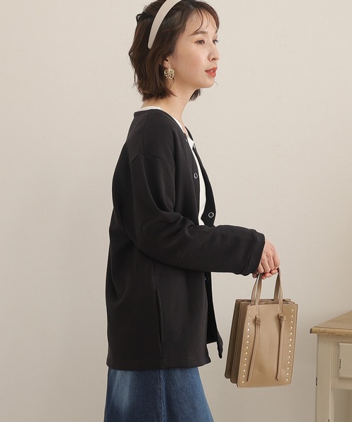 ElegChic(エレグシック)の「裏起毛スウェットドット釦カーディガン(カーディガン/ボレロ・レディース・ブラック/ライトカーキ/杢グレー/ライトベージュ・M/XL/4L)」の5枚目の写真