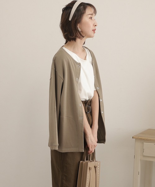ElegChic(エレグシック)の「裏起毛スウェットドット釦カーディガン(カーディガン/ボレロ・レディース・ブラック/ライトカーキ/杢グレー/ライトベージュ・M/XL/4L)」の22枚目の写真