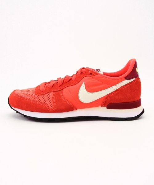 NIKE（ナイキ）の「＜VERY 5月号掲載＞NIKE / インターNカラー（スニーカー・レディース・オレンジ・24.0cm/24.5cm/25.0cm）」の16枚目の写真