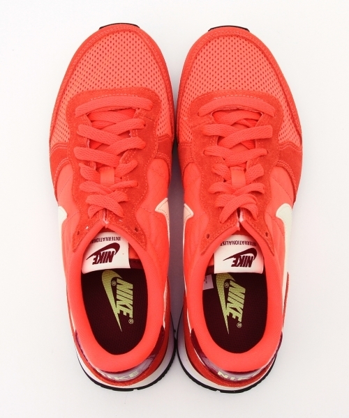 NIKE（ナイキ）の「＜VERY 5月号掲載＞NIKE / インターNカラー（スニーカー・レディース・オレンジ・24.0cm/24.5cm/25.0cm）」の11枚目の写真