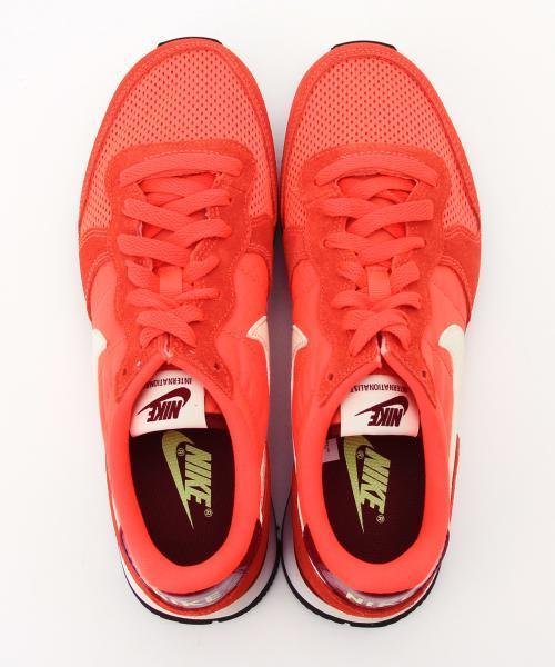 NIKE（ナイキ）の「＜VERY 5月号掲載＞NIKE / インターNカラー（スニーカー・レディース・オレンジ・24.0cm/24.5cm/25.0cm）」の5枚目の写真