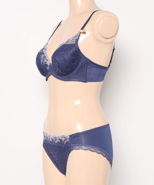 AMOSTYLE BY Triumph(アモスタイルバイトリンプ)の「ディアフローラル チャーミングラマー ブラ&ショーツセット【B,C,Dカップ】AMST1367 WHU + Hikini JX(ブラ&ショーツ・レディース・ベージュ/グリーン/ブルー・D65/C65/B75/C70/B70/C75/D80/B65/D70/D75)」の9枚目の写真