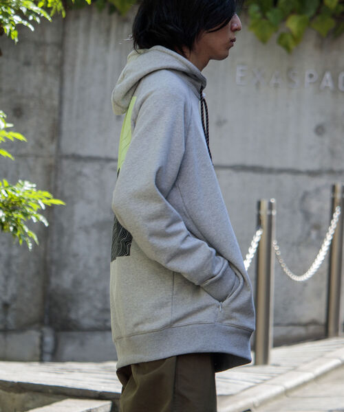 NANGA（ナンガ）の「【NANGA/ナンガ】GLOSTER別注パーカー バックプリント ビッグシルエット ロゴ刺繍（パーカー・メンズ・ブラック/グレー/オフホワイト・M/L）」の15枚目の写真