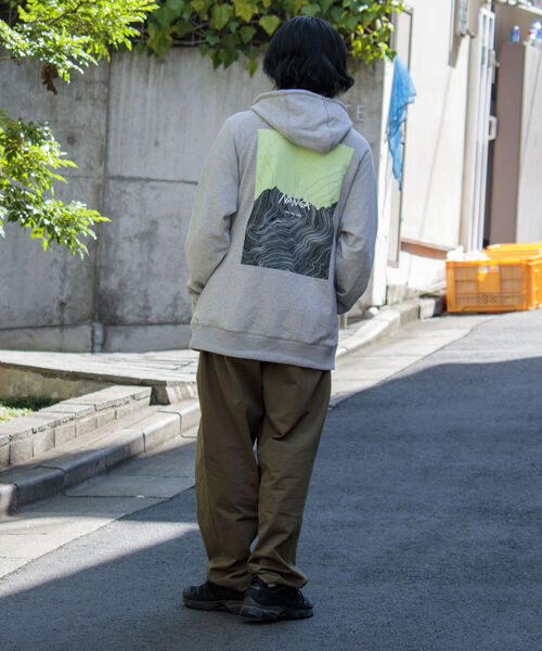 NANGA（ナンガ）の「【NANGA/ナンガ】GLOSTER別注パーカー バックプリント ビッグシルエット ロゴ刺繍（パーカー・メンズ・ブラック/グレー/オフホワイト・M/L）」の13枚目の写真