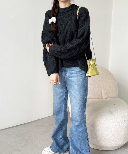 GeeRA(ジーラ)の「ケーブル編ボリュームニット(ニット/セーター・レディース・ベージュ/パープル/イエロー/チャコール・MEDIUM/LARGE/X-LARGE)」の22枚目の写真