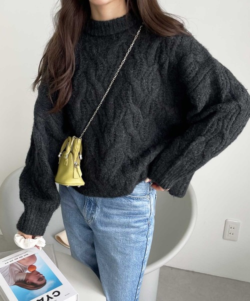 GeeRA(ジーラ)の「ケーブル編ボリュームニット(ニット/セーター・レディース・ベージュ/パープル/イエロー/チャコール・MEDIUM/LARGE/X-LARGE)」の5枚目の写真