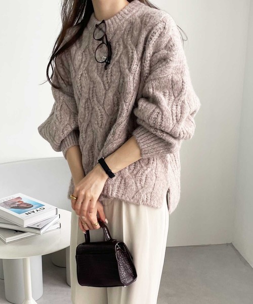 GeeRA(ジーラ)の「ケーブル編ボリュームニット(ニット/セーター・レディース・ベージュ/パープル/イエロー/チャコール・MEDIUM/LARGE/X-LARGE)」の6枚目の写真