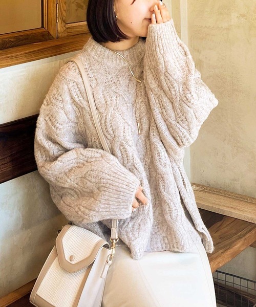 GeeRA(ジーラ)の「ケーブル編ボリュームニット(ニット/セーター・レディース・ベージュ/パープル/イエロー/チャコール・MEDIUM/LARGE/X-LARGE)」の12枚目の写真