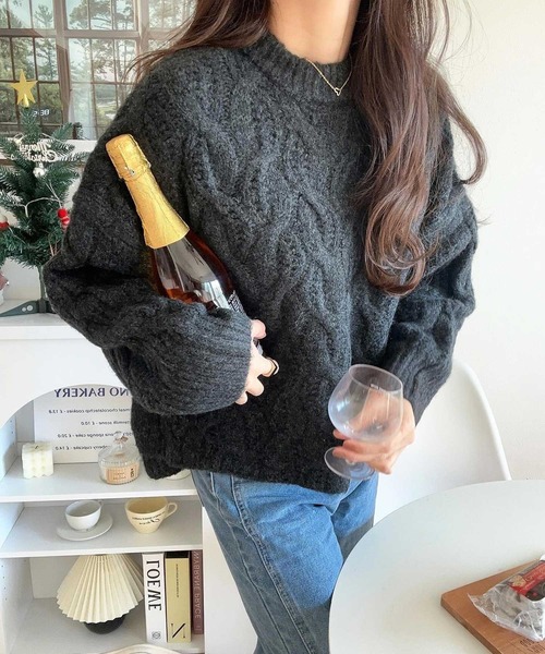 GeeRA(ジーラ)の「ケーブル編ボリュームニット(ニット/セーター・レディース・ベージュ/パープル/イエロー/チャコール・MEDIUM/LARGE/X-LARGE)」の7枚目の写真