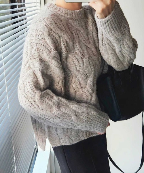 GeeRA(ジーラ)の「ケーブル編ボリュームニット(ニット/セーター・レディース・ベージュ/パープル/イエロー/チャコール・MEDIUM/LARGE/X-LARGE)」の15枚目の写真