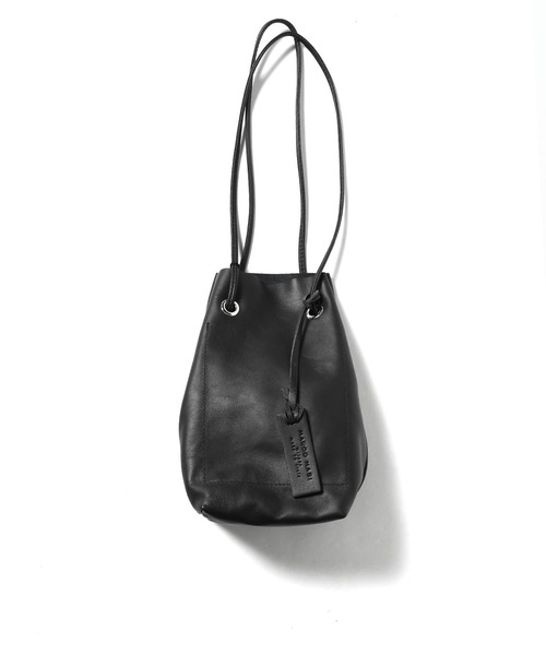 marco masi(マルコマージ)の「MARCO MASI/マルコマージ Leather Drawstring Bag 巾着バッグ(ショルダーバッグ・レディース・チャコール/ホワイト/キャメル/ブラック・FREE)」の3枚目の写真