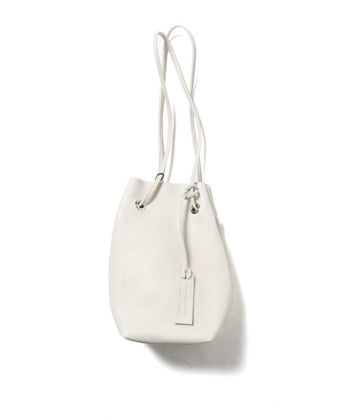 marco masi(マルコマージ)の「MARCO MASI/マルコマージ Leather Drawstring Bag 巾着バッグ(ショルダーバッグ・レディース・チャコール/ホワイト/キャメル/ブラック・FREE)」の13枚目の写真