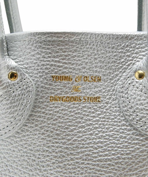 YOUNG&OLSEN The DRYGOODS STORE（ヤングアンドオルセン）の「【YOUNG&OLSEN】別注 EMBOSSED LEATHER TOTE S（ハンドバッグ・レディース・シルバー/ブルー系その他・FREE）」の10枚目の写真