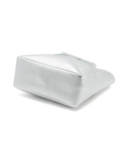 YOUNG&OLSEN The DRYGOODS STORE（ヤングアンドオルセン）の「【YOUNG&OLSEN】別注 EMBOSSED LEATHER TOTE S（ハンドバッグ・レディース・シルバー/ブルー系その他・FREE）」の12枚目の写真