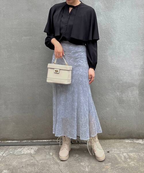 MAJESTIC LEGON（マジェスティックレゴン）の「クラシカルケープブラウス（シャツ/ブラウス・レディース・ブラック/ベージュ/オフホワイト・MEDIUM）」の5枚目の写真