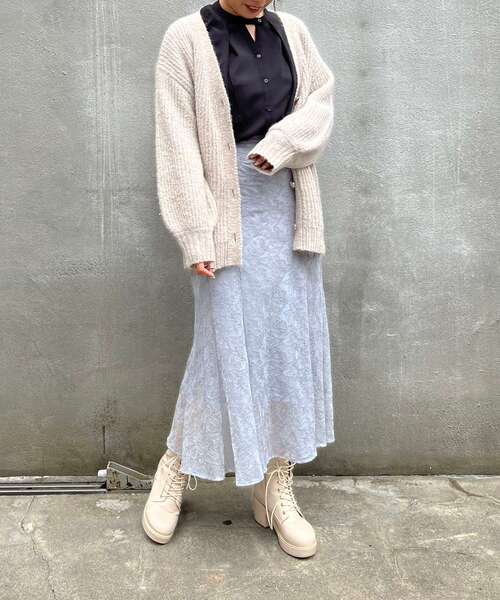 MAJESTIC LEGON（マジェスティックレゴン）の「クラシカルケープブラウス（シャツ/ブラウス・レディース・ブラック/ベージュ/オフホワイト・MEDIUM）」の8枚目の写真