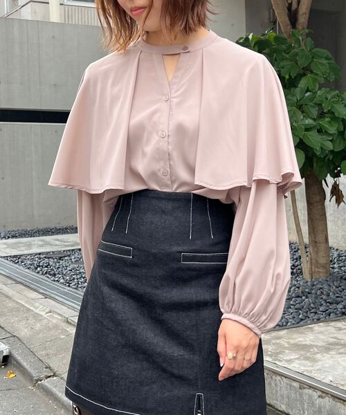 MAJESTIC LEGON（マジェスティックレゴン）の「クラシカルケープブラウス（シャツ/ブラウス・レディース・ブラック/ベージュ/オフホワイト・MEDIUM）」の19枚目の写真