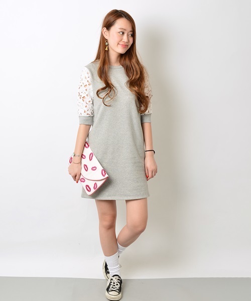 Khaju(カージュ)の「Khaju:レーススリーブスウェットワンピ②□(ワンピース・レディース・ライトグレー/ネイビー・ONE SIZE)」の6枚目の写真