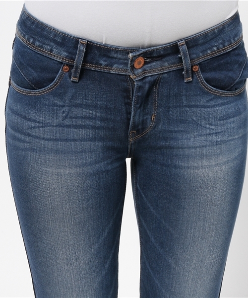 Levi's(リーバイス)の「REVEL-スキニー/ミッドカラー/12.2oz ストレッチデニム(デニムパンツ・レディース・インディゴブルー・23inch/24inch/25inch/26inch/27inch)」の5枚目の写真
