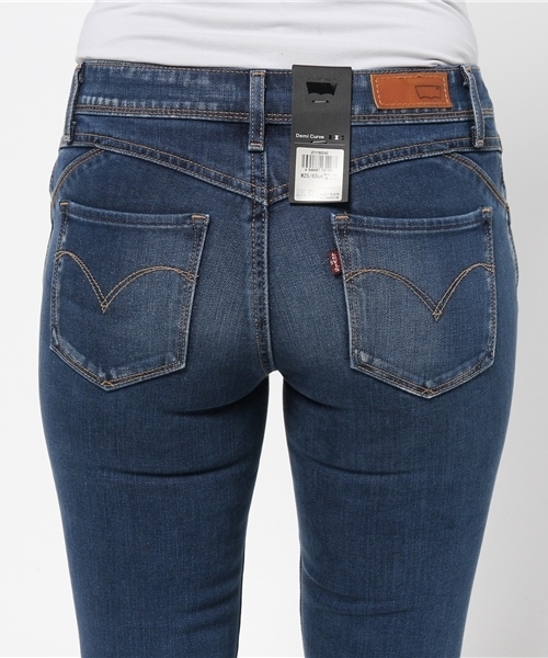 Levi's(リーバイス)の「REVEL-スキニー/ミッドカラー/12.2oz ストレッチデニム(デニムパンツ・レディース・インディゴブルー・23inch/24inch/25inch/26inch/27inch)」の6枚目の写真