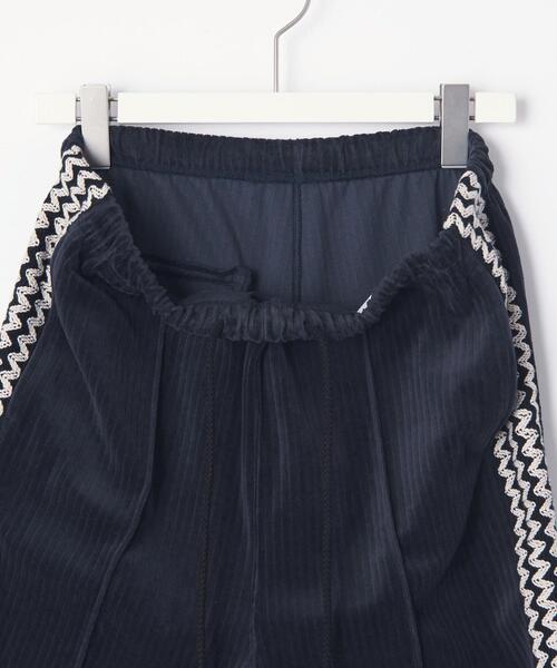 MONKEY TIME（モンキータイム）の「＜monkey time＞ VELOUR SIDE LACE TRACK PANTS/パンツ（その他パンツ・メンズ・ブラック/ダークグレー・XS）」の5枚目の写真