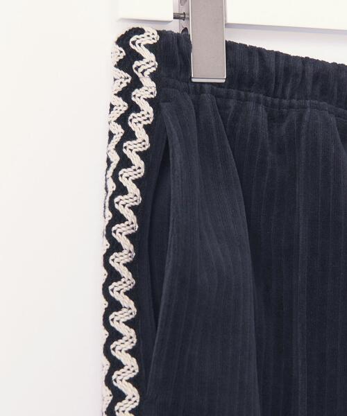 MONKEY TIME（モンキータイム）の「＜monkey time＞ VELOUR SIDE LACE TRACK PANTS/パンツ（その他パンツ・メンズ・ブラック/ダークグレー・XS）」の7枚目の写真